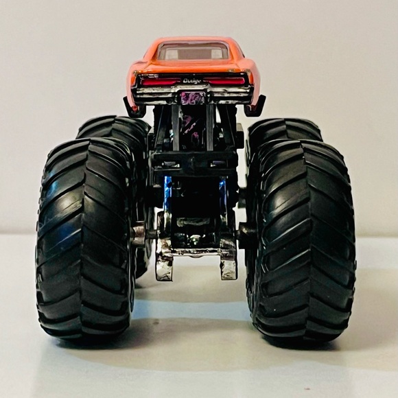 Hot Wheels Monster Truck Dodge Charger - Picture 5 of 6